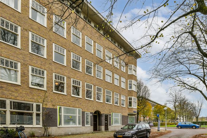 Van Tuyll van Serooskerkenweg 77, 1076JG Amsterdam