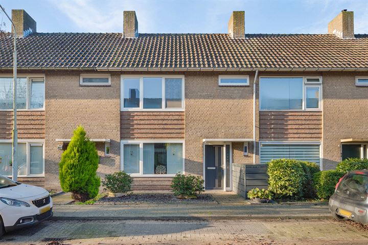 Deken B.J. van Miertstraat 12, 5683EV Best