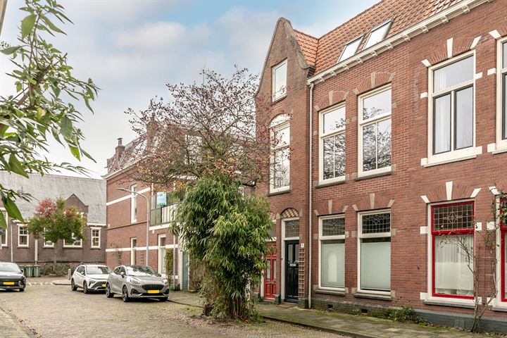 Ampzingstraat 1, 2014XT Haarlem