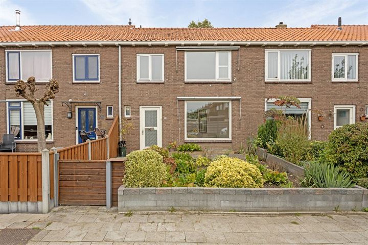 Bernhardstraat 42, 3181GB Rozenburg