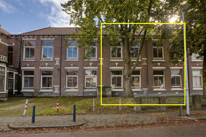 Van Huutstraat 1, 7311AG Apeldoorn