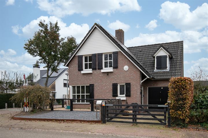 Burgemeester van Bovenstraat 1, 6107CP Stevensweert