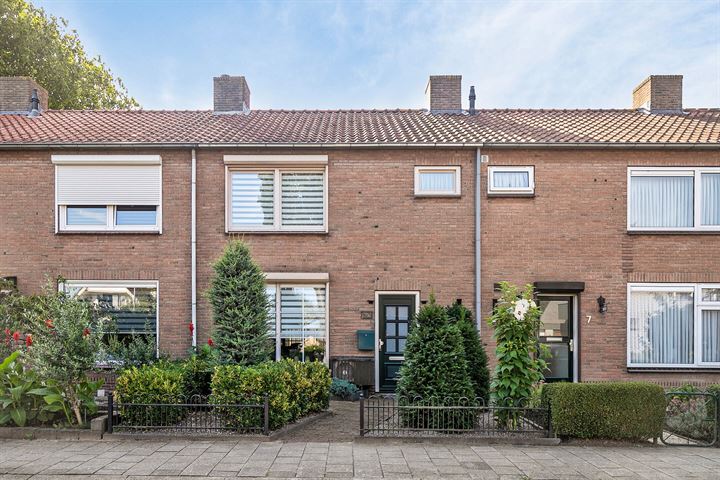 Nieuwe Kruisstraat 5, 5328AE Rossum