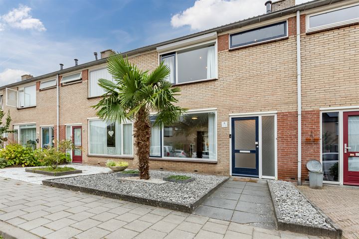 Beukstraat 8, 4651KD Steenbergen