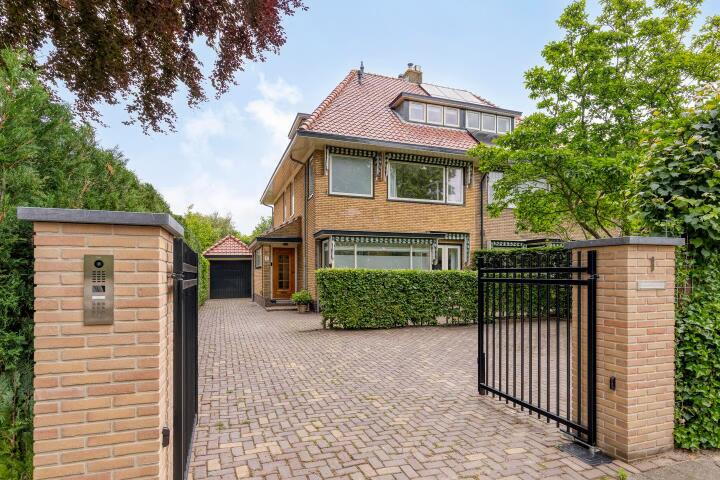 Bachlaan 1 , Heemstede