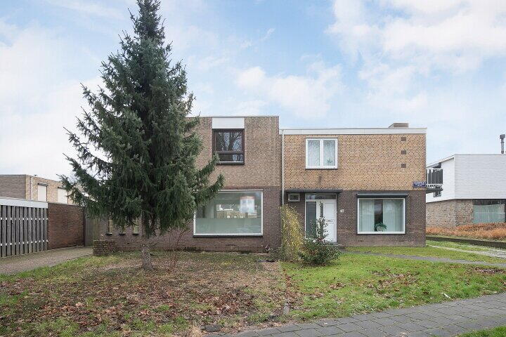 Bachstraat 45 , Geleen