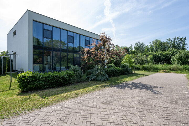 Video 1 - Baron van Keverbergweg 47, Almere