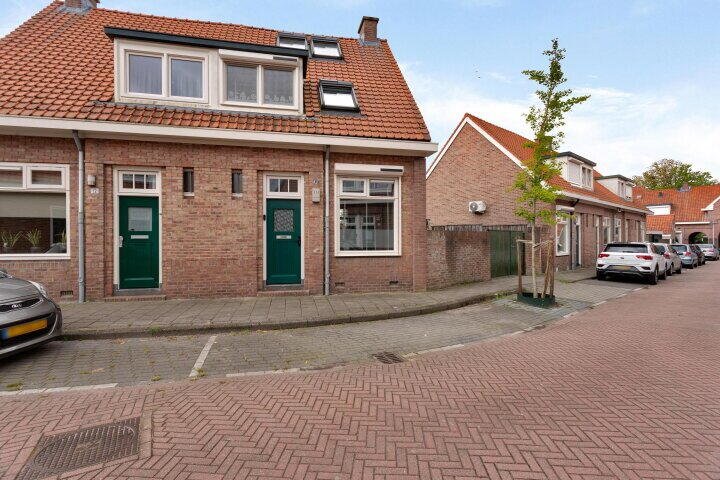 Foto 1 - Bataviastraat 10, Enschede