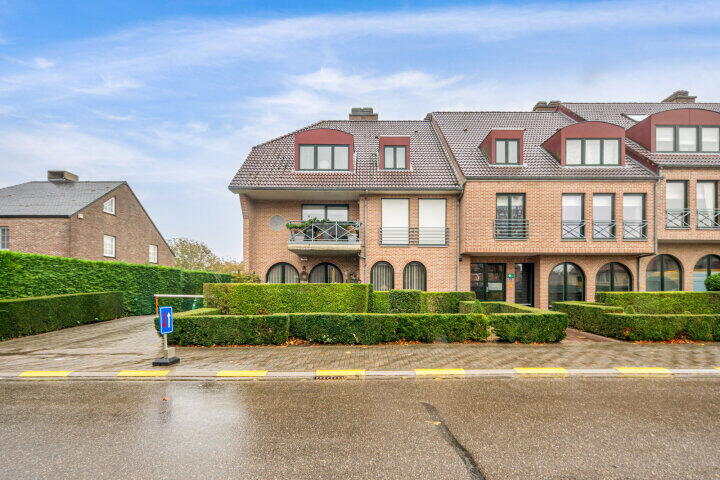 Foto 1 - Berenhofstraat bus 696, Lanaken