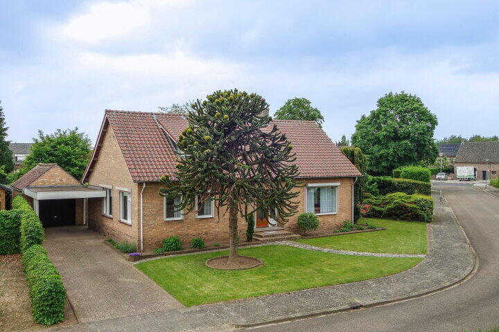 Burg. Hermansstraat 4 , Broekhuizenvorst