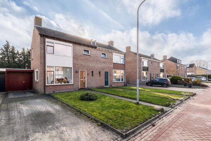 De Helling 60 , Leek