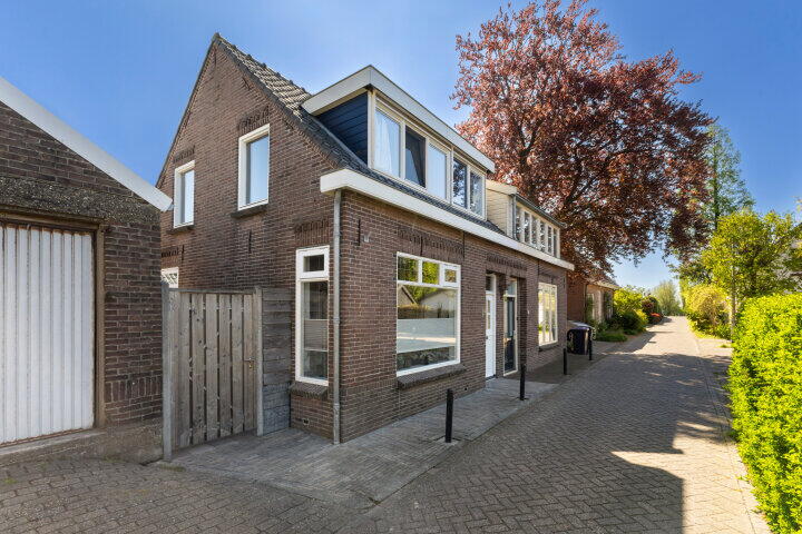 Dorpsstraat 100 , Hazerswoude-dorp