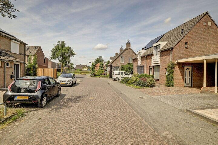 Foto 50 – Hazenpad 66, Neerkant
