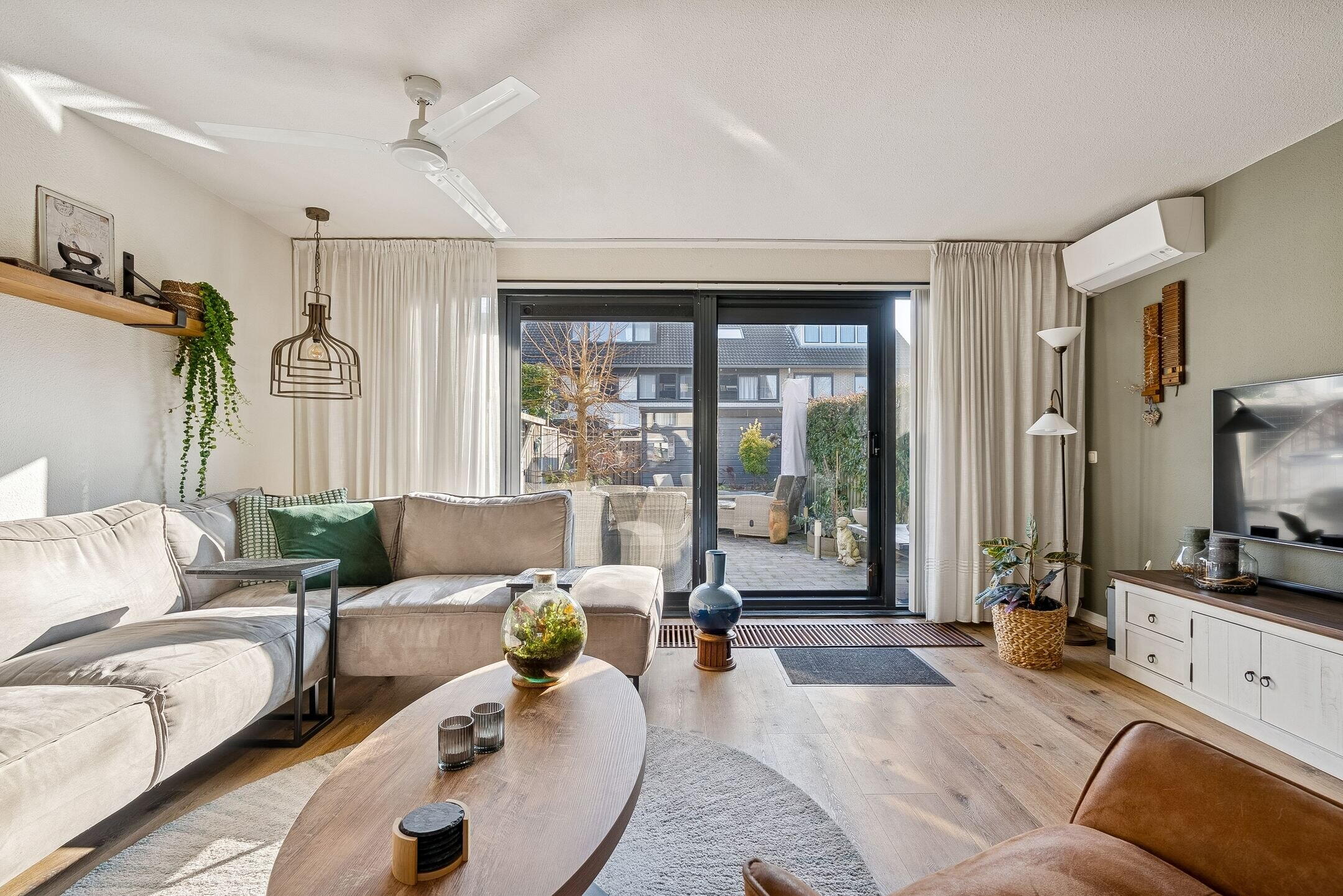 360 foto - Jacques Tatilaan 143, Almere