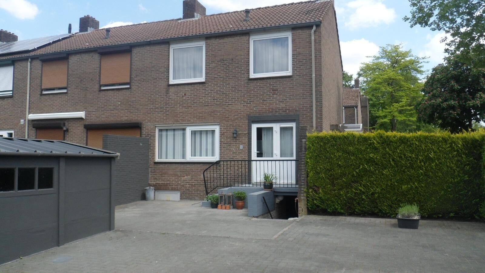 Online bieden Koolmeesstraat 1, Heerlen