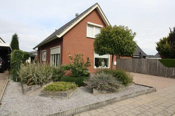 Linthorstlaan 30 , Vriezenveen