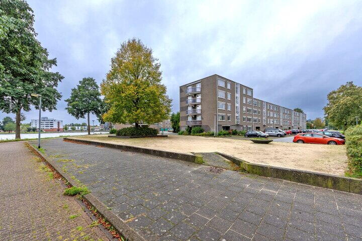 M.K. Gandhiplein 106