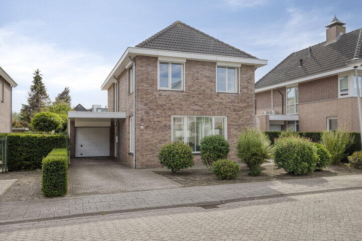 Muurberg 15 , Roosendaal