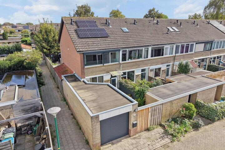 Oranjestraat 82