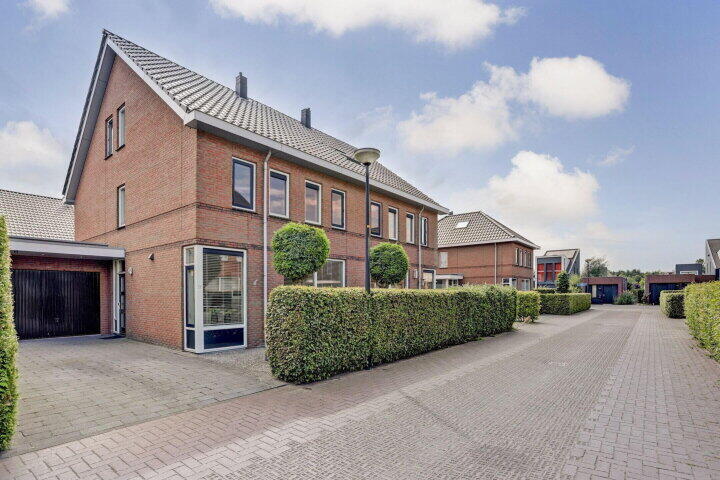 Page 1 , Heerenveen