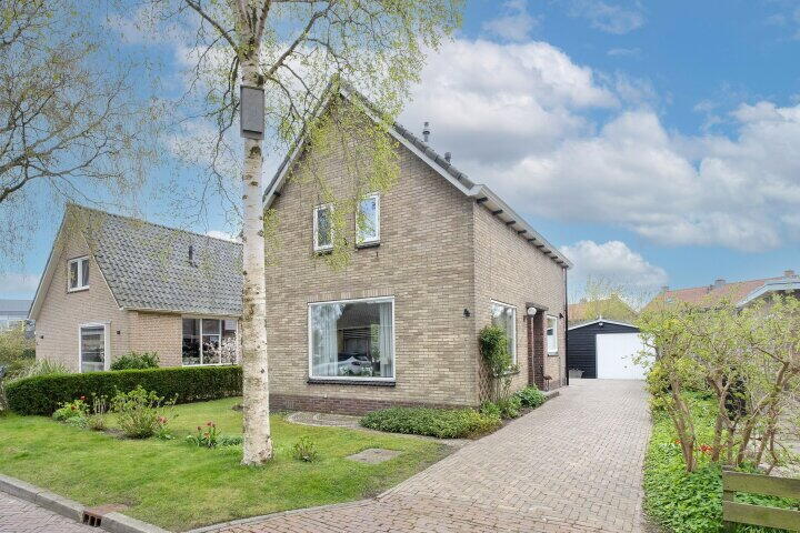 Pastoor van Haasterstraat 4 , Ursem (Gem. Koggenland)