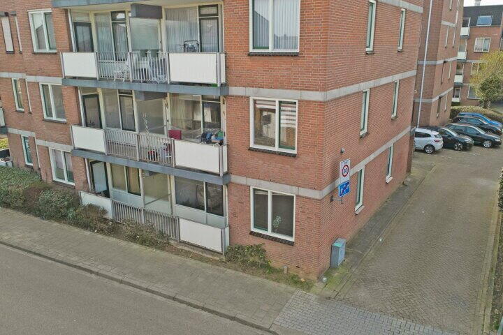 Foto 1 - Romeinenplein 49, Landgraaf