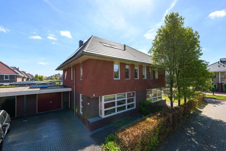 Sergeant 4 , Heerenveen