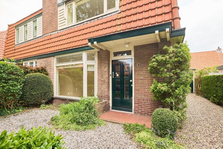 Foto 2 - Van Oldenbarneveltlaan 10, Hilversum