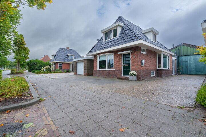 Vierhuisterweg 24 , Surhuisterveen