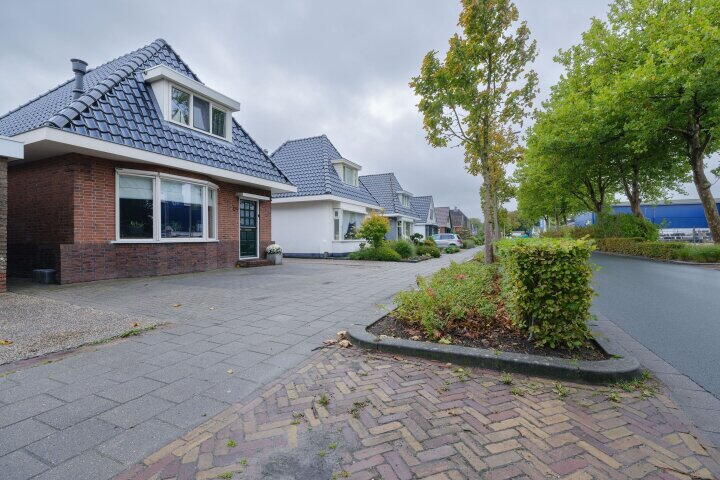 Foto 3 - Vierhuisterweg 24, Surhuisterveen