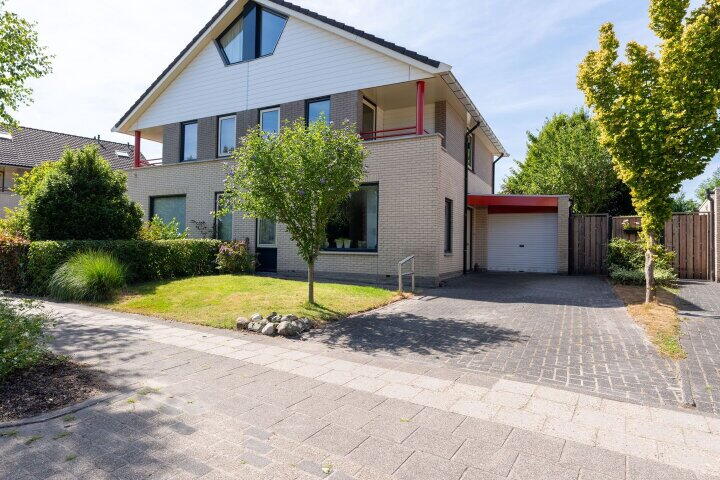 Foto 6 – Waterlelie 31, Drachten