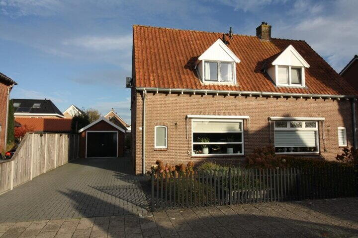 Wethouder Potstraat 17 , Vriezenveen